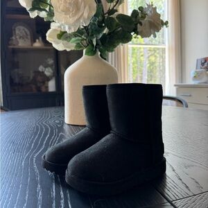 UGG toddler boots 9C